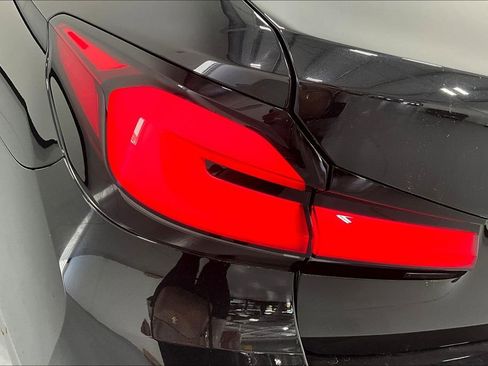 Used 2023 BMW 530i w/ Premium Package image 39