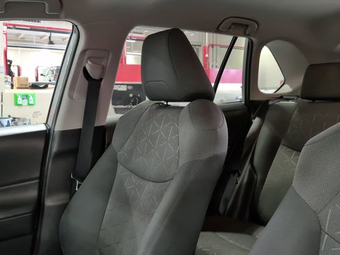 Used 2020 Toyota RAV4 XLE w/ XLE Grade Weather Package image 26