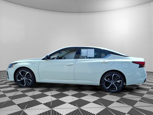 Used 2024 Nissan Altima 2.5 SR image 9