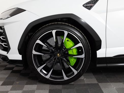 Used 2021 Lamborghini Urus AWD/4WD image 19