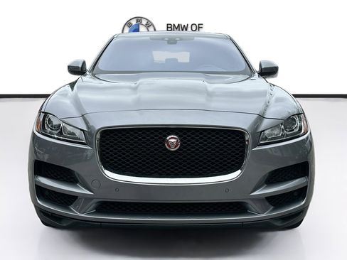 Used 2020 Jaguar F-PACE Premium image 2