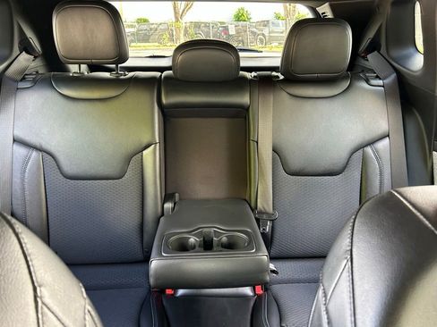 Used 2023 Jeep Compass Latitude AWD/4WD image 14