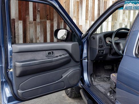 Used 1999 Nissan Pathfinder image 10