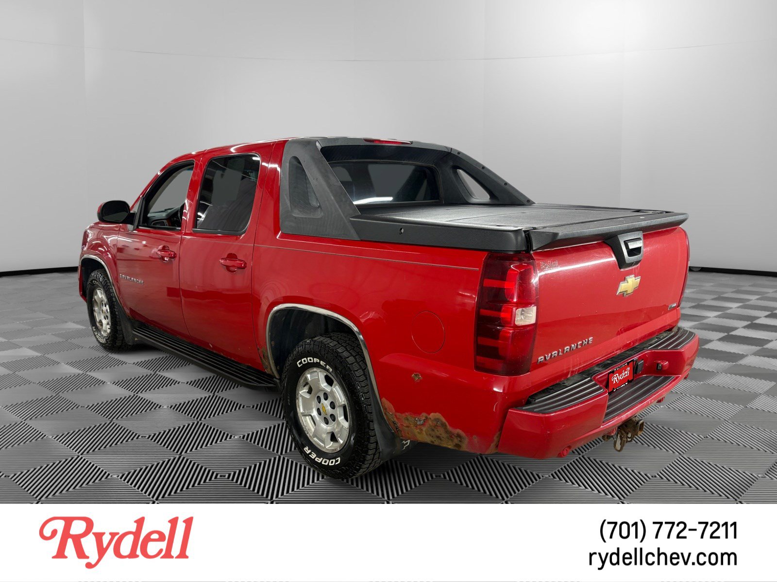 Used 2009 Chevrolet Avalanche LT w/ Luxury Package AWD/4WD image 3
