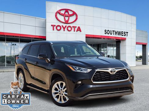 Used 2022 Toyota Highlander Limited FWD image 1