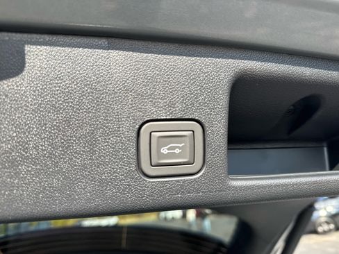 New 2026 Chevrolet Equinox EV LT image 15