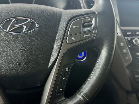 Used 2017 Hyundai Santa Fe Limited image 26