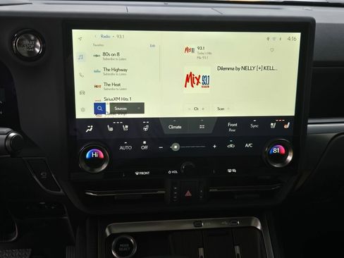 Used 2025 Lexus GX 550 w/ Accessory Package (Z1) image 28