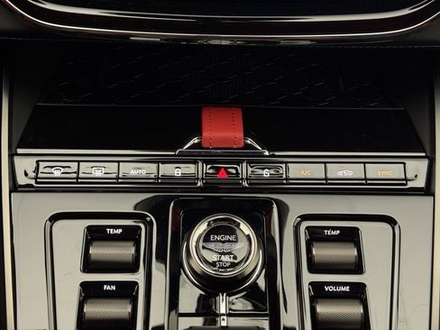 Used 2025 Aston Martin DBX 707 image 31