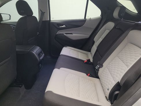 Used 2020 Chevrolet Equinox LT image 18