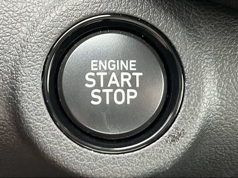 Certified 2025 Hyundai Venue Limited FWD image 30