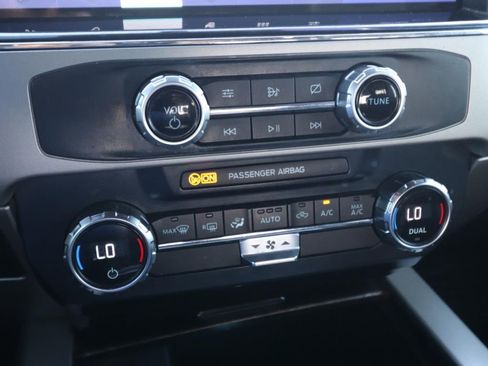 Used 2022 Ford F350 Lariat AWD/4WD image 23