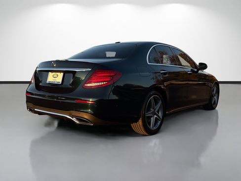Used 2018 Mercedes-Benz E 300 image 5