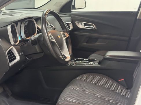 Used 2017 Chevrolet Equinox LT w/ Convenience Package image 12