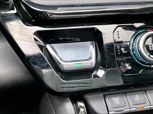 Used 2025 GMC Sierra 3500 AT4 w/ AT4 Premium Plus Package image 28