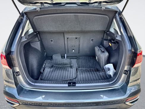 Used 2023 Volkswagen Taos SE w/ Panoramic Sunroof Package FWD image 21