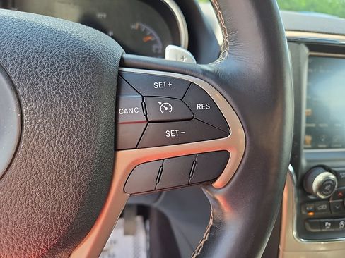 Used 2017 Jeep Grand Cherokee Limited AWD/4WD image 21