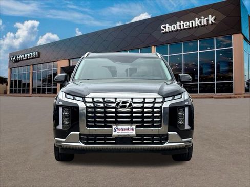 Used 2024 Hyundai Palisade Calligraphy FWD image 2