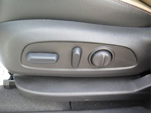 Used 2024 Chevrolet Equinox Premier AWD/4WD image 12