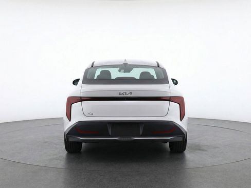 Used 2025 Kia K4 LXS image 7