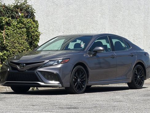 Used 2024 Toyota Camry XSE FWD image 9