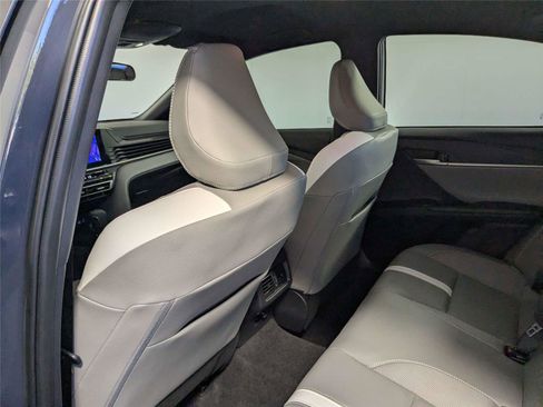 Used 2025 Toyota Camry SE FWD image 35