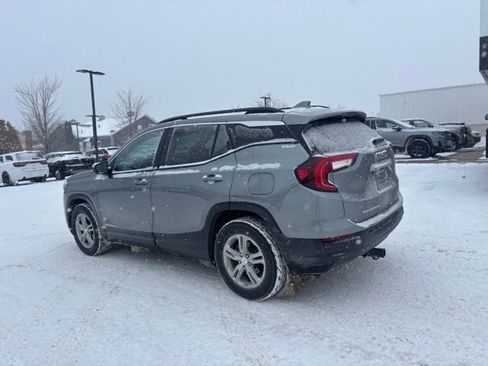 Used 2023 GMC Terrain SLE w/ Driver Convenience Package image 7
