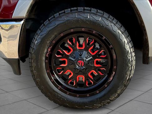 Used 2019 RAM 1500 Laramie image 9