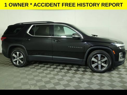 Used 2023 Chevrolet Traverse LT w/ LT Premium Package AWD/4WD image 2