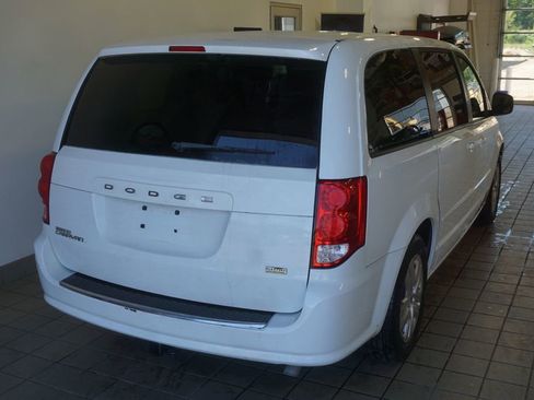 Used 2016 Dodge Grand Caravan SE w/ Quick Order Package 29E SE FWD image 9