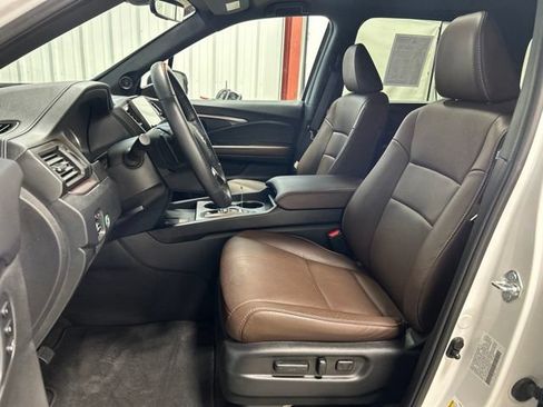 Certified 2024 Honda Passport EX-L image 15