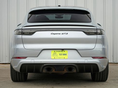 Used 2021 Porsche Cayenne GTS w/ Lightweight Sport Package image 11