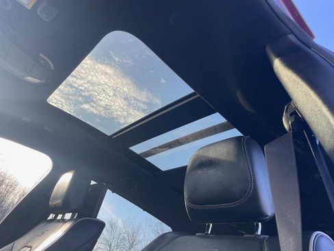 Used 2019 Chrysler Pacifica Limited w/ Advanced Safetytec Group FWD image 15