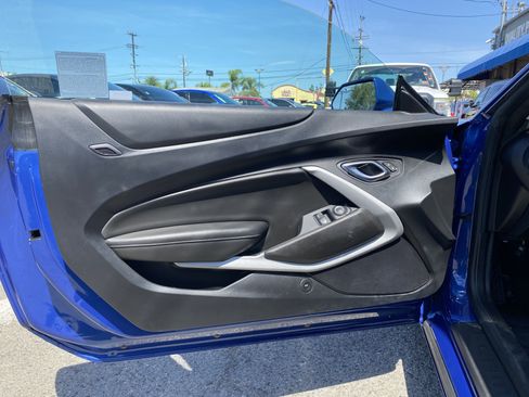 Used 2021 Chevrolet Camaro LT w/ Technology Package RWD image 15