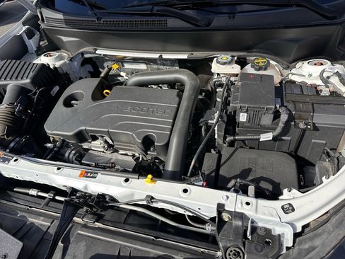 Used 2024 Chevrolet Equinox LT image 35