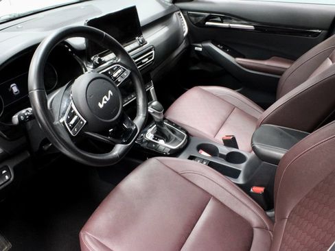 Used 2023 Kia Seltos SX w/ SX Sunroof Package AWD/4WD image 27