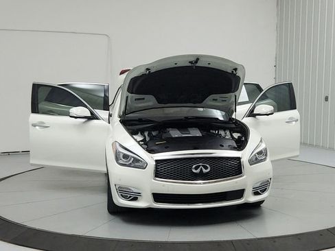 Used 2019 INFINITI Q70 L 3.7 w/ Sensory Package AWD/4WD image 10