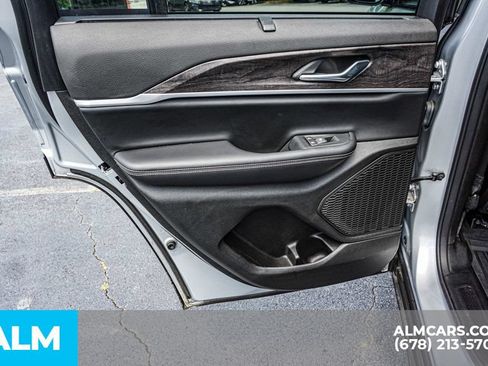 Used 2025 Jeep Grand Cherokee Limited w/ Luxury Tech Group II RWD image 53
