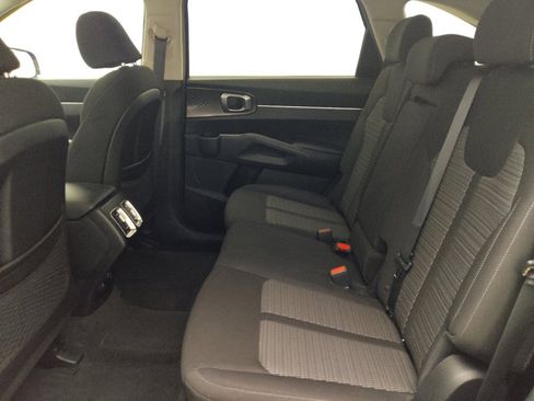 Used 2023 Kia Sorento LX FWD image 18