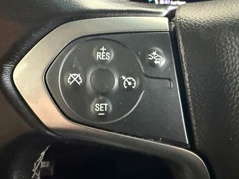 Used 2019 Chevrolet Suburban LT image 15