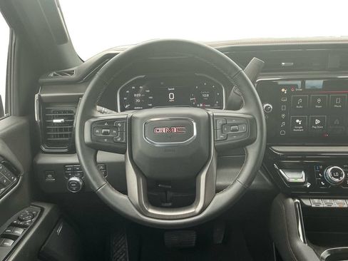 Used 2024 GMC Sierra 2500 AT4 w/ AT4 Premium Plus Package AWD/4WD image 18