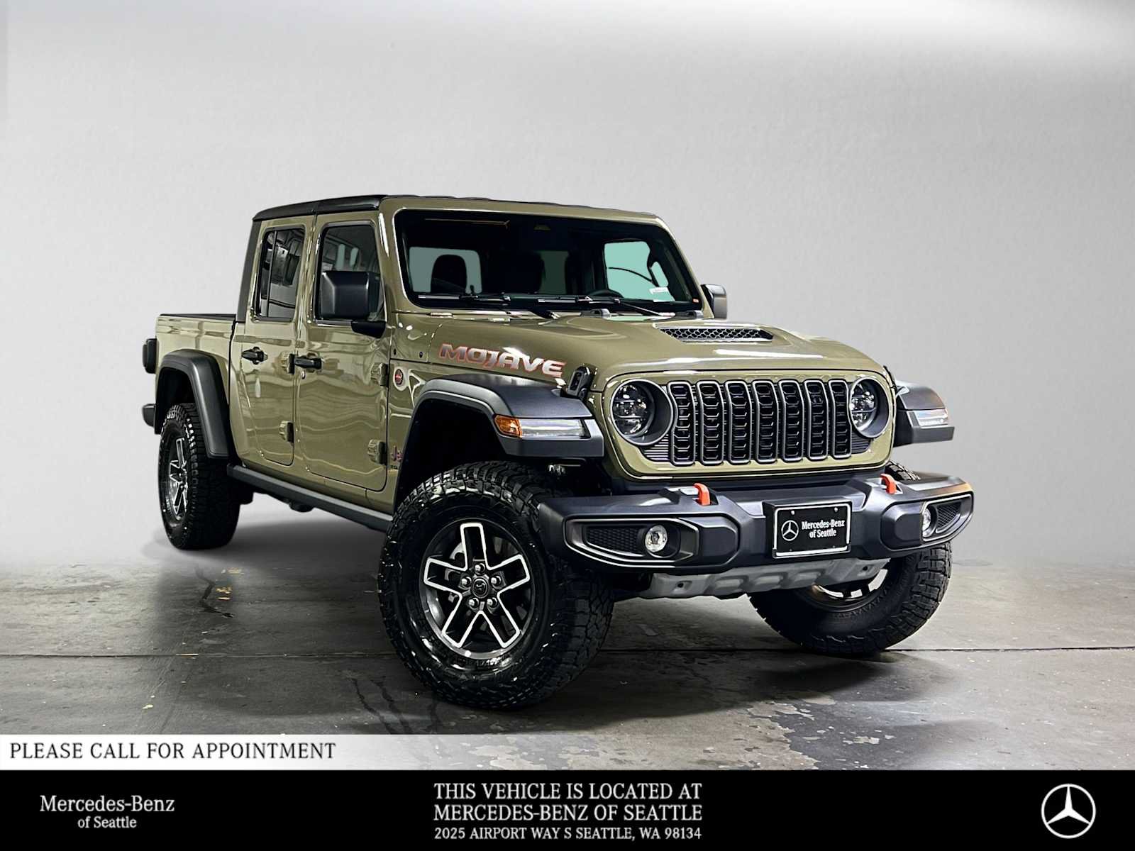 Used 2026 Jeep Gladiator Mojave AWD/4WD image 1