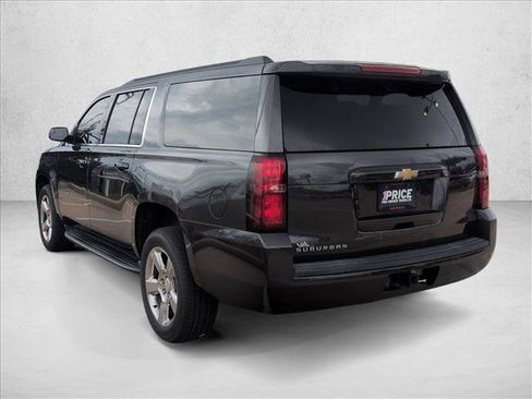 Used 2018 Chevrolet Suburban LS RWD image 8