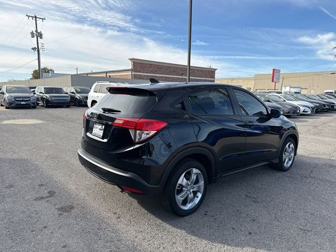 Used 2020 Honda HR-V LX image 6