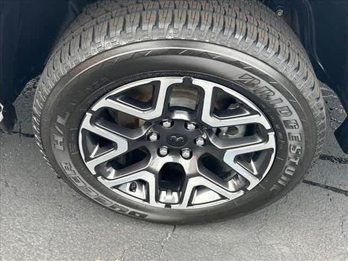 Used 2025 RAM 1500 Laramie AWD/4WD image 25
