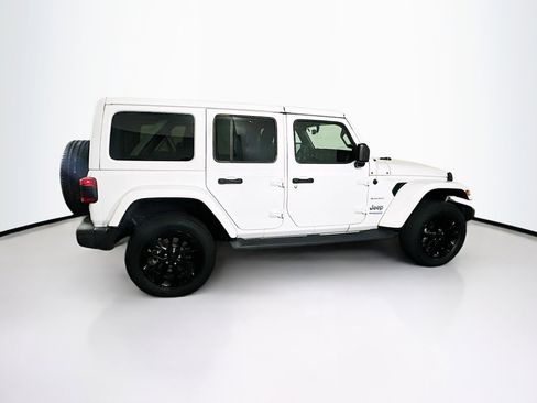 Used 2022 Jeep Wrangler Unlimited Sahara w/ Cold Weather Group AWD/4WD image 10