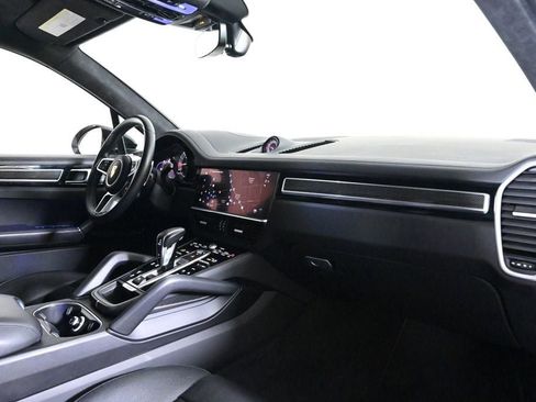 Certified 2023 Porsche Cayenne GTS AWD/4WD image 17