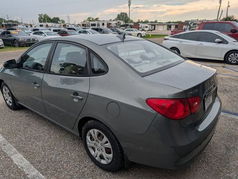 Used 2010 Hyundai Elantra GLS FWD image 4