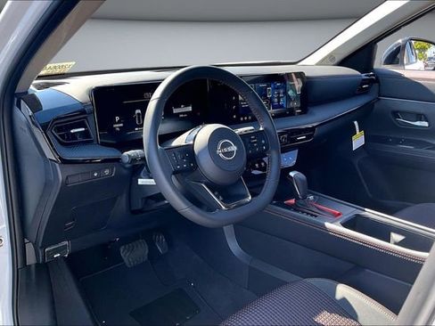 New 2026 Nissan Kicks SR w/ Cold Weather Package FWD image 7