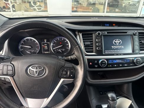 Used 2016 Toyota Highlander XLE AWD/4WD image 15